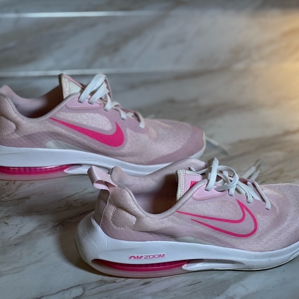 Nike Air Zoom Arcadia 2 Pink Sneakers Women’s 7.5 (6Y) Athletic Shoes
